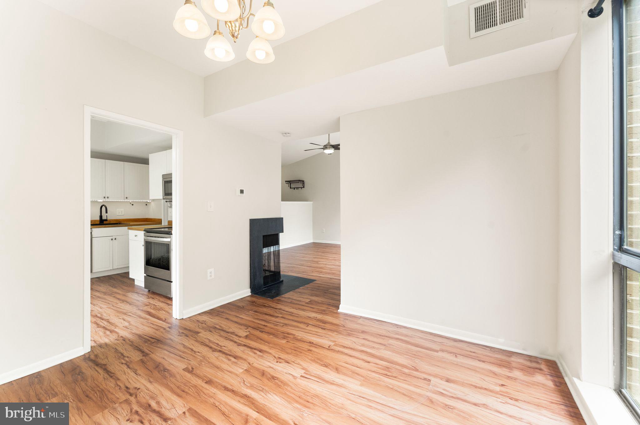 11560 Rolling Green Court, Unit 301 Reston, VA 20191 - Photo 18 of 34