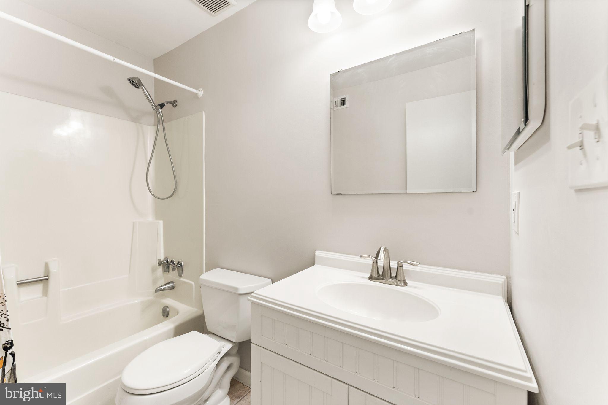 11560 Rolling Green Court, Unit 301 Reston, VA 20191 - Photo 29 of 34