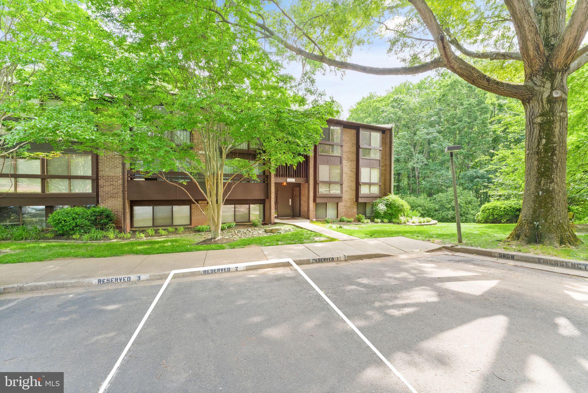 11560 Rolling Green Court, Unit 301 Reston, VA 20191 - Photo 3 of 34