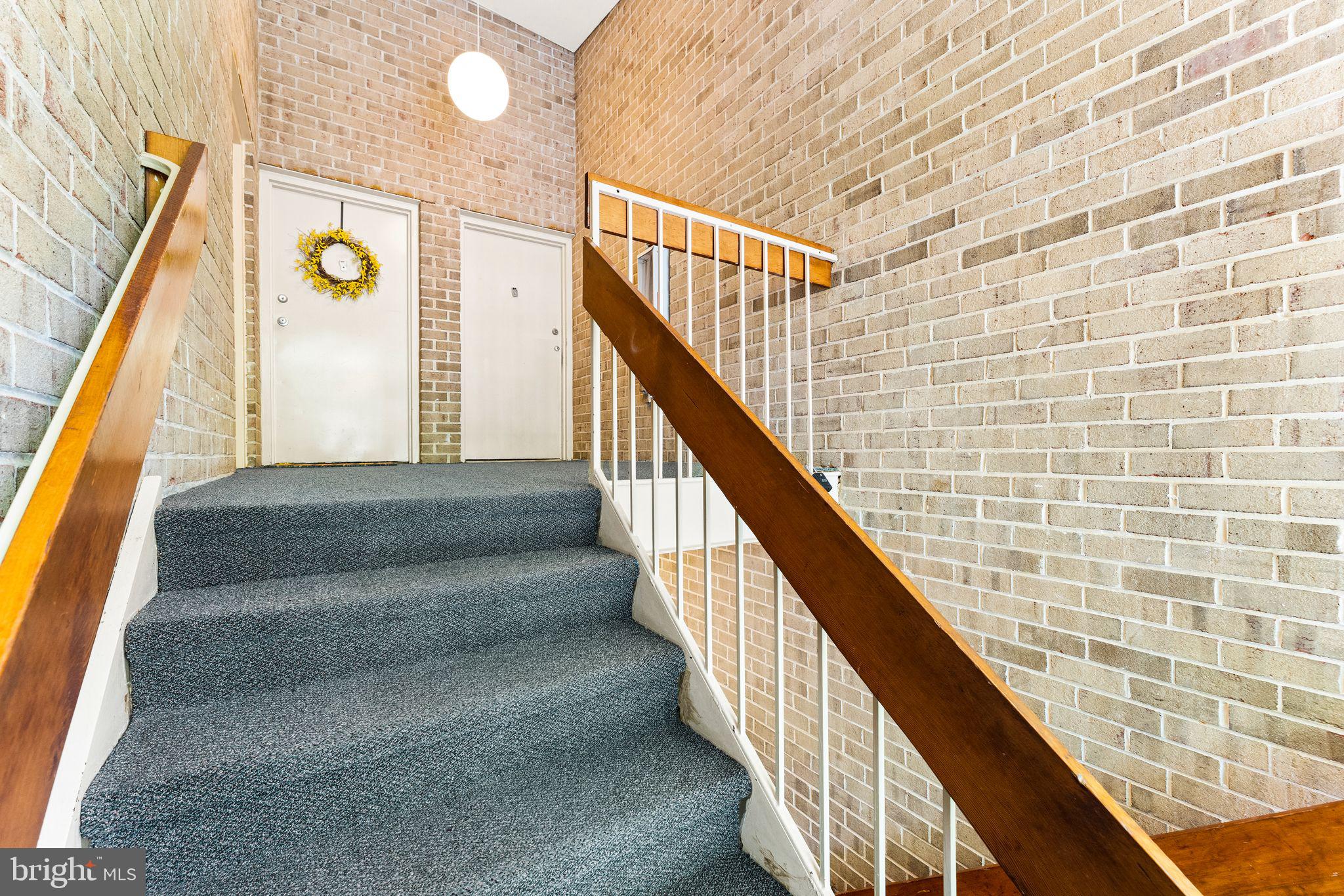 11560 Rolling Green Court, Unit 301 Reston, VA 20191 - Photo 5 of 34