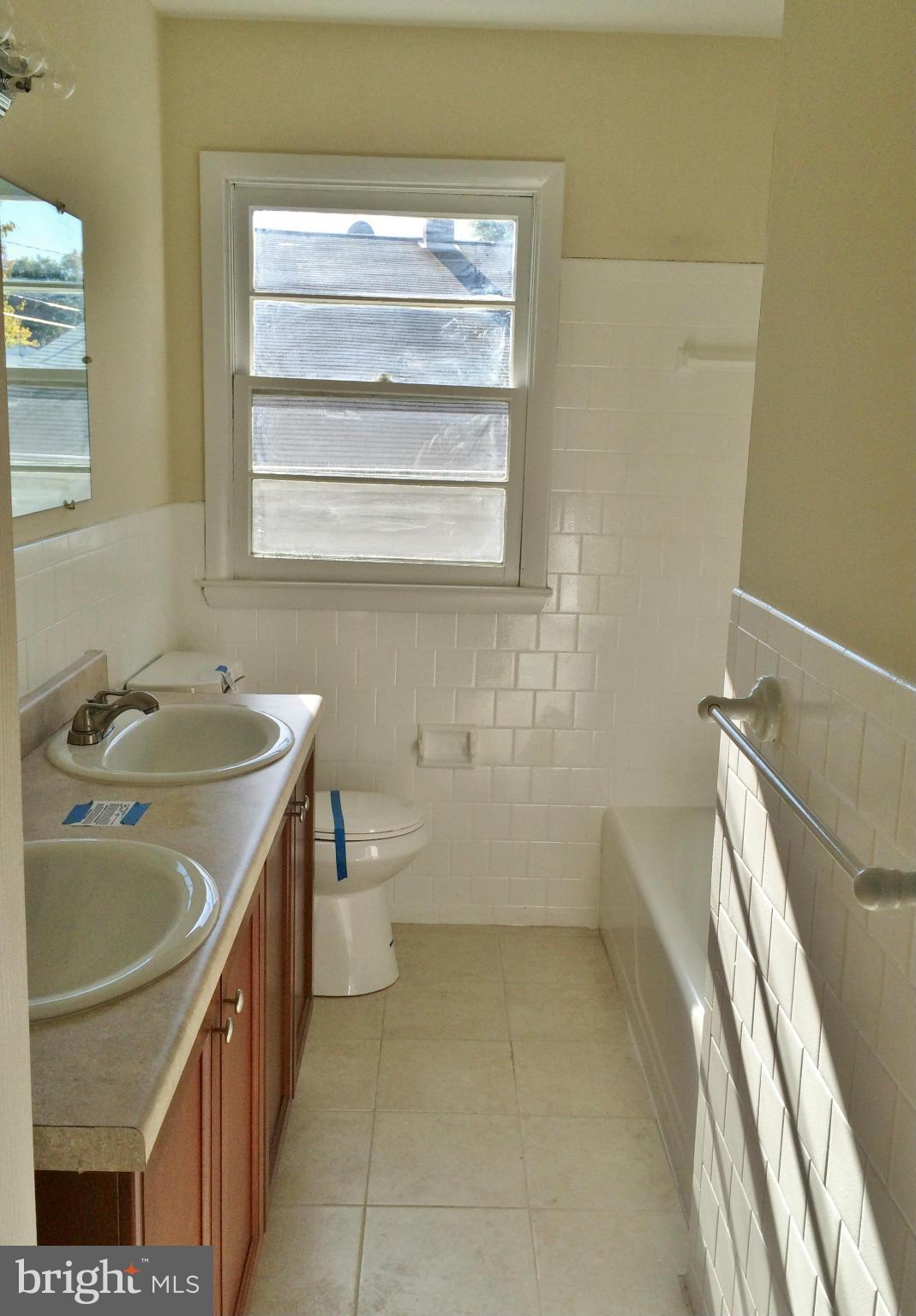3406 Maryvale Road Baltimore, MD 21244 - Photo 9 of 11 Bath