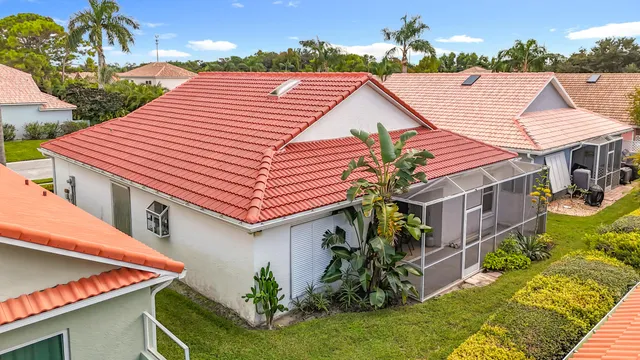 a view of a workspace with furniture