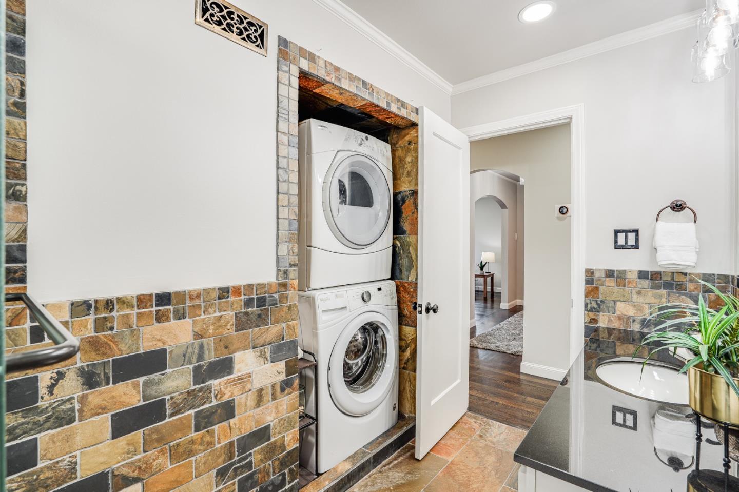 100 Chestnut Street San Carlos, CA 94070 - Photo 27 of 45 a utility room with dryer and washer