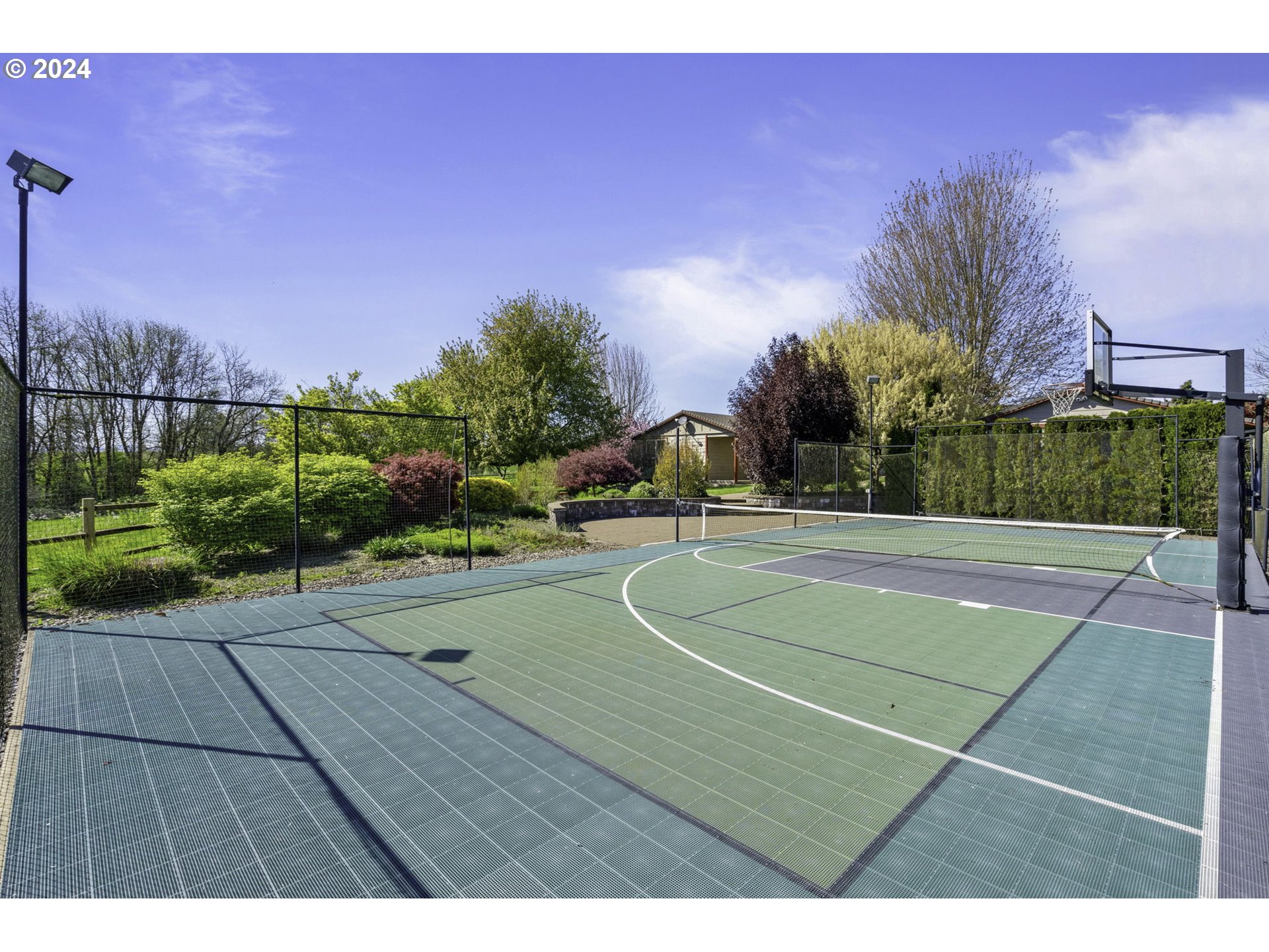 5370 Northeast Duniway Road Dayton, OR 97114 - Photo 44 of 48 Sport Court
