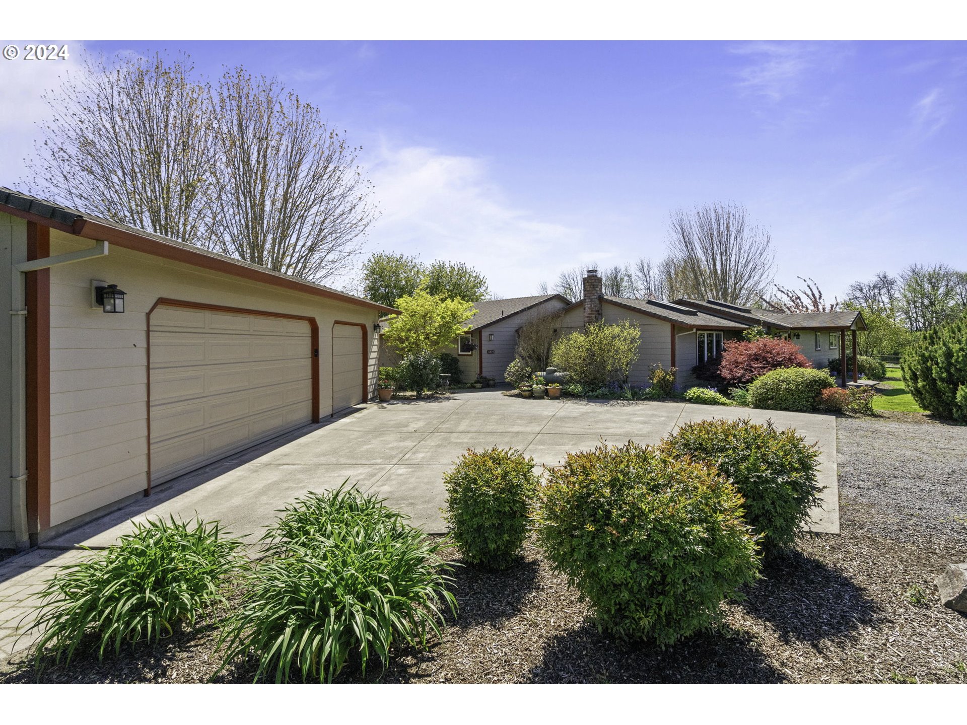 5370 Northeast Duniway Road Dayton, OR 97114 - Photo 5 of 48 Parking