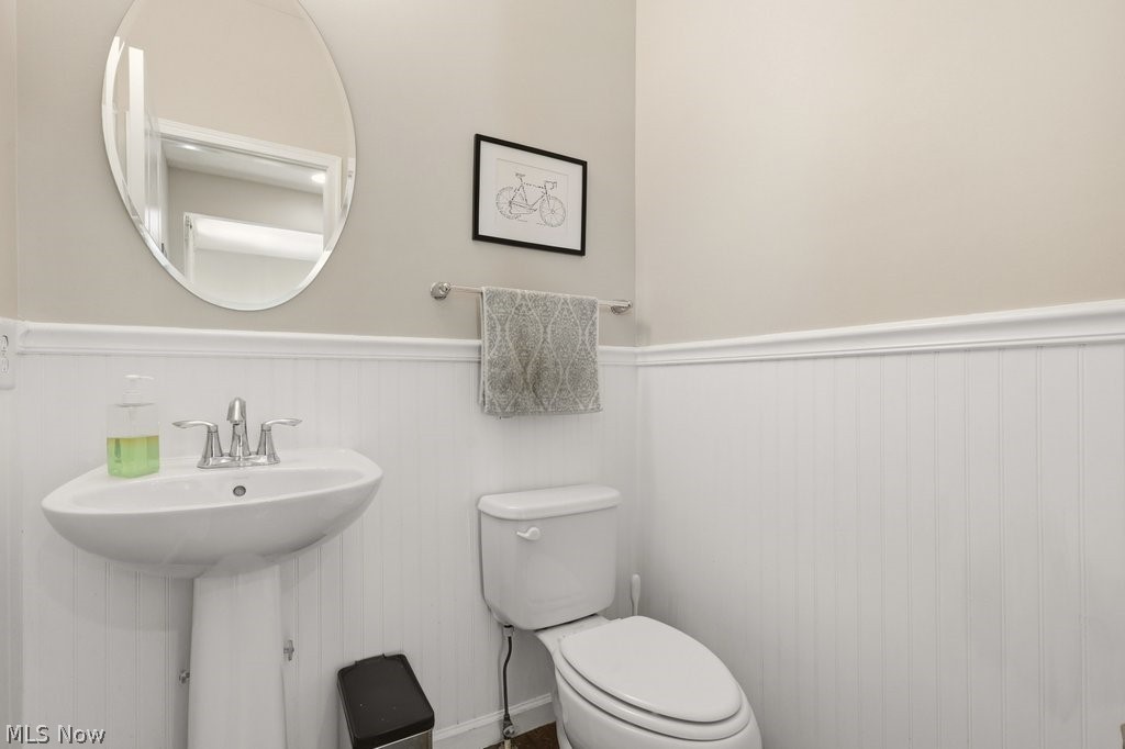 1504 Buckhurst Run Wadsworth, OH 44281 - Photo 19 of 50 First Floor Half Bath