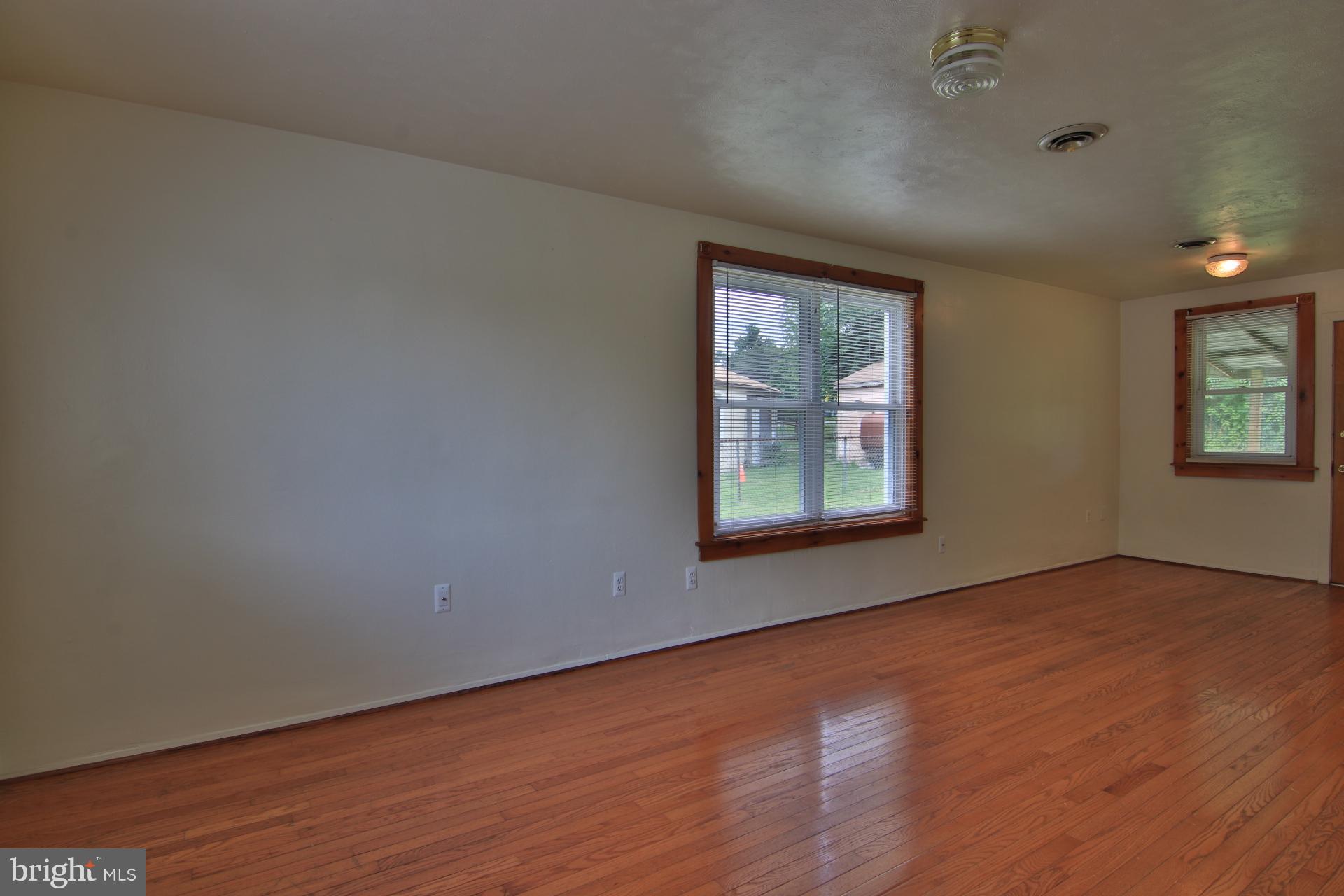 702 Cotter Road Glen Burnie, MD 21060 - Photo 3 of 24