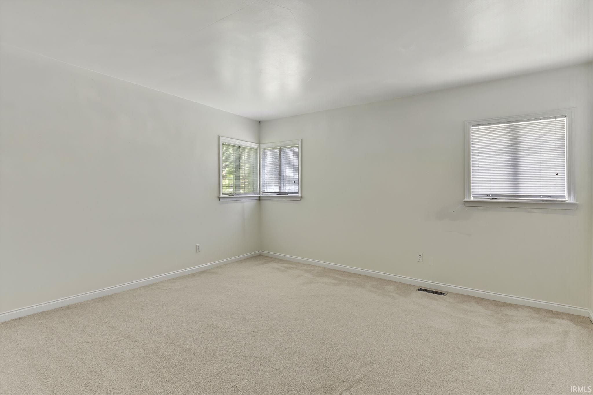 1502 Hawthorn Road Fort Wayne, IN 46802 - Photo 18 of 34