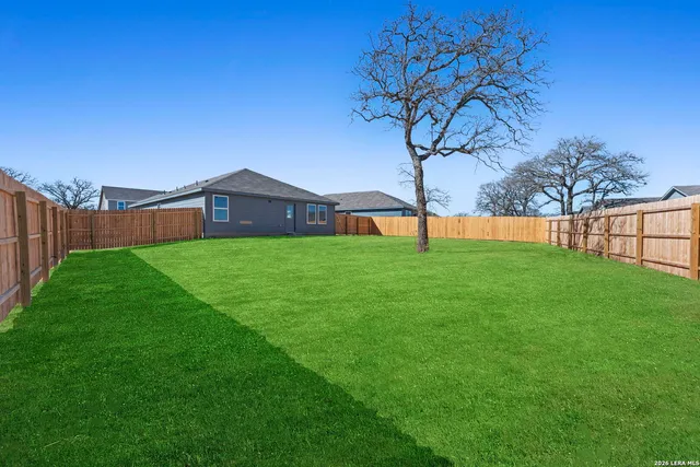 $275,000 | 114 Ellendale Place, Fredericksburg, TX 78624