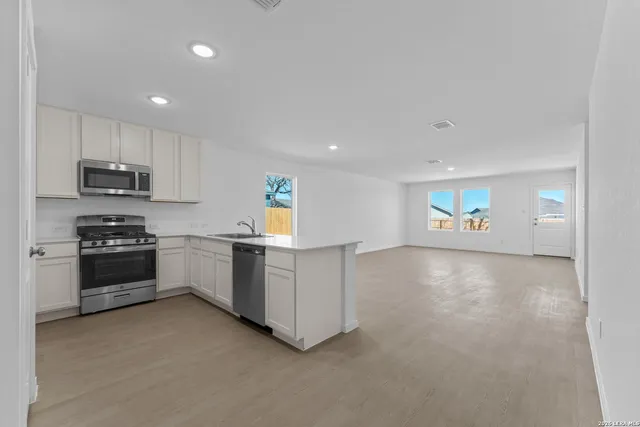 $275,000 | 114 Ellendale Place, Fredericksburg, TX 78624