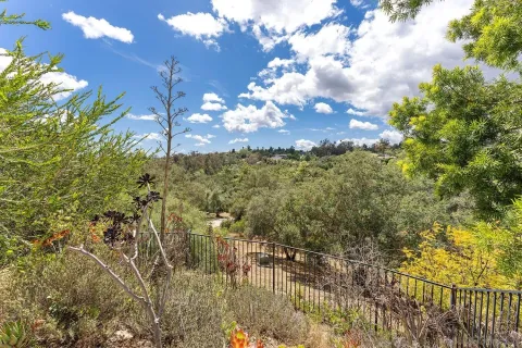 $800,000 | 2557 Live Oak Park Road, Fallbrook, CA 92028