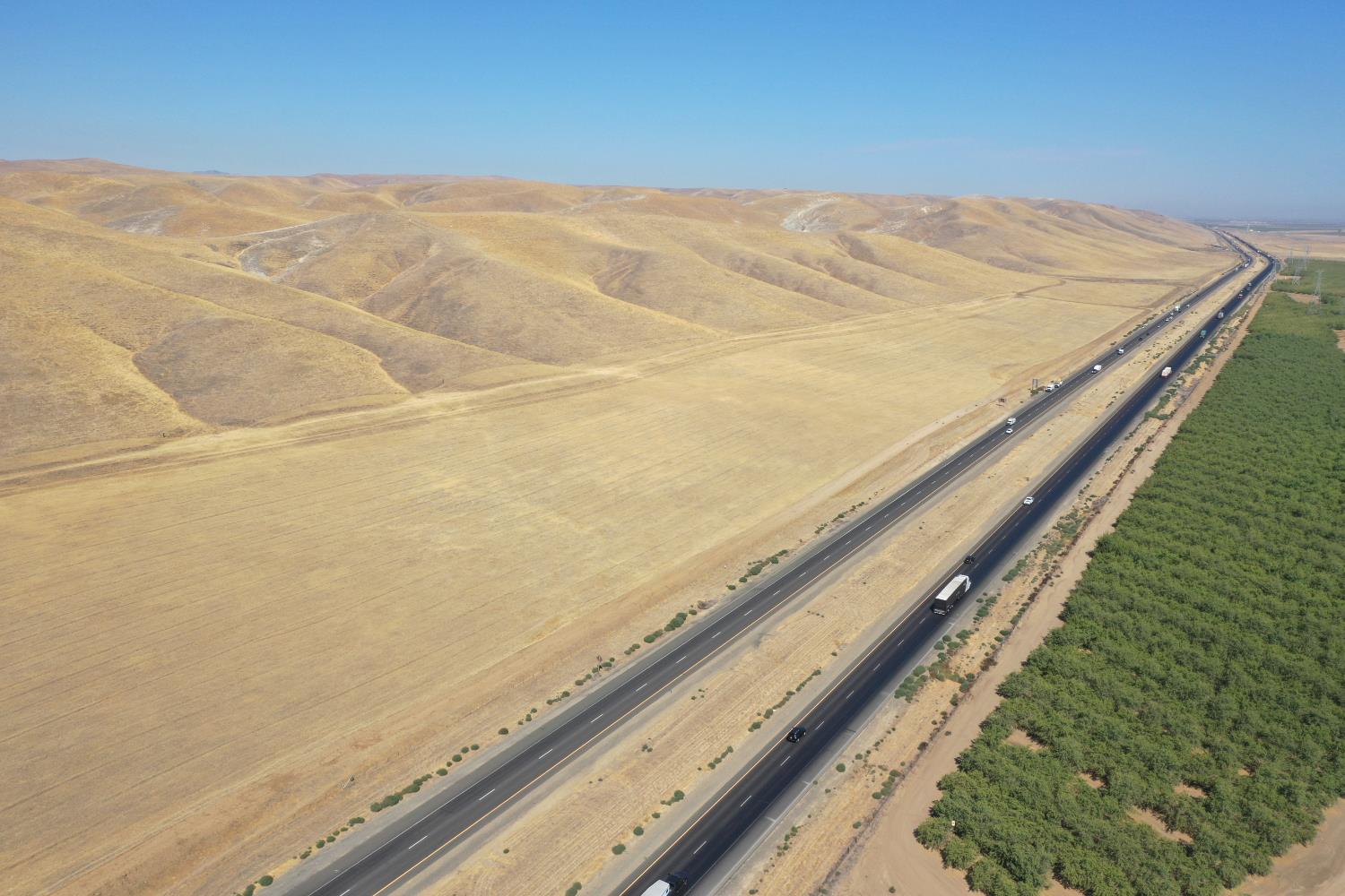 0 Kc Ranch Firebaugh, CA 93622 - Photo 2 of 4 a view of a large building