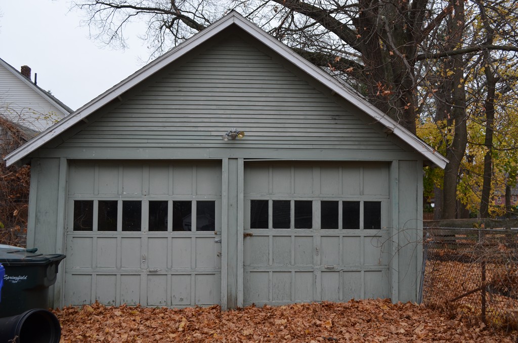 32 Ardmore Street Springfield, MA 01104 - Photo 3 of 17 a front view of a house