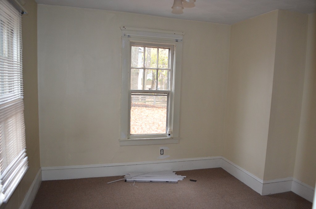 32 Ardmore Street Springfield, MA 01104 - Photo 10 of 17 an empty room with a window