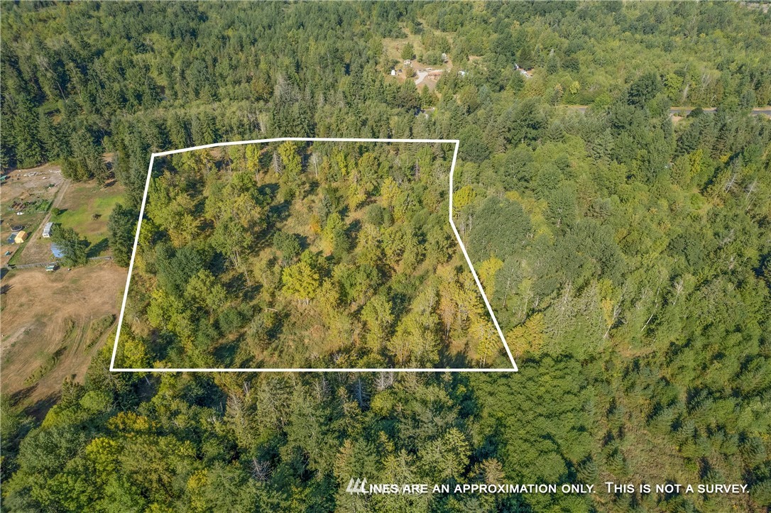 321 Hansen Road Toutle, WA 98649 - Photo 5 of 27 a view of a tennis court