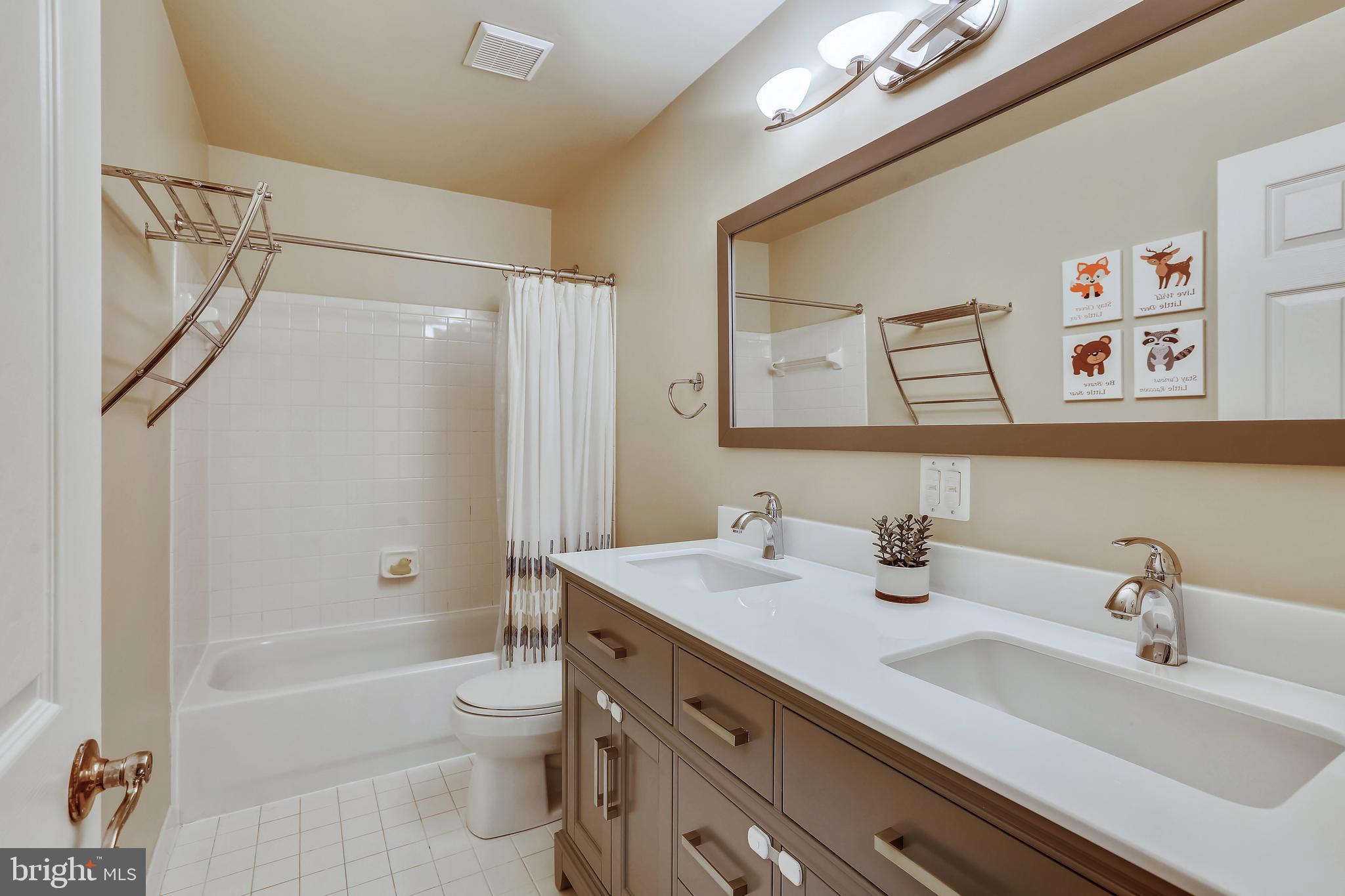 13112 Limetree Road Silver Spring, MD 20904 - Photo 55 of 76 2nd floor hall bath 2