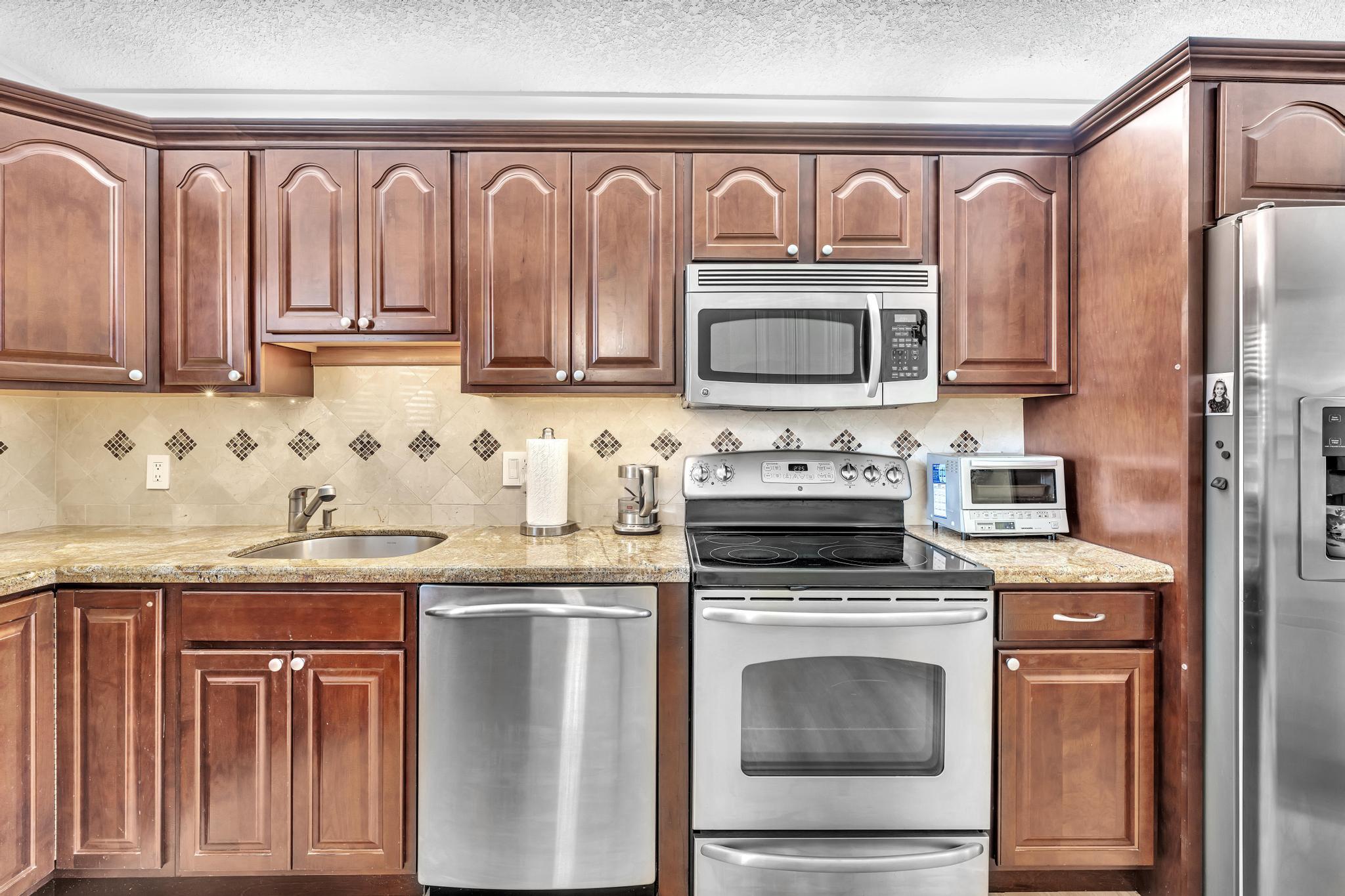 5650 Camino Del Sol, Unit 207 Boca Raton, FL 33433 - Photo 7 of 47 DSC00406
