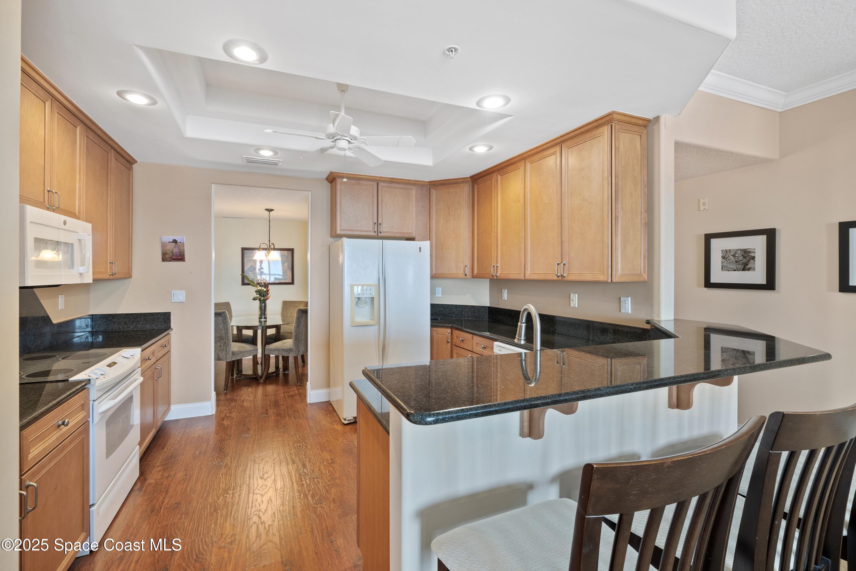 4975 Dixie Highway Northeast, Unit 703 Palm Bay, FL 32905 - Photo 21 of 28 Kitchen
