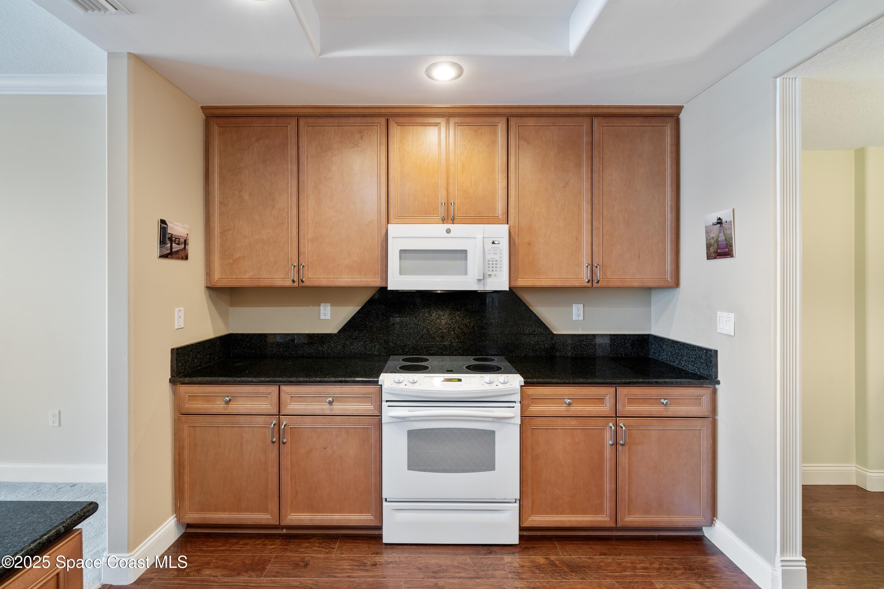 4975 Dixie Highway Northeast, Unit 703 Palm Bay, FL 32905 - Photo 24 of 28 Kitchen