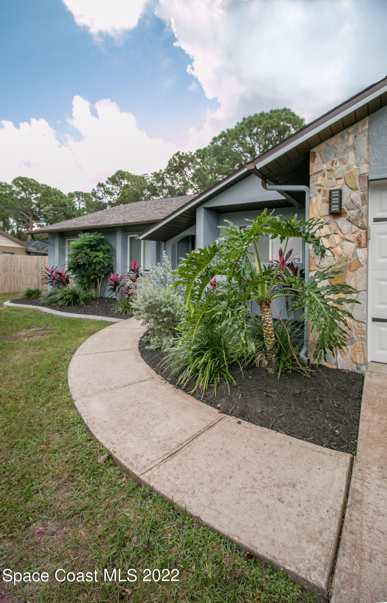 5131 Arlington Road Cocoa, FL 32927 - Photo 5 of 38 Front pic 3