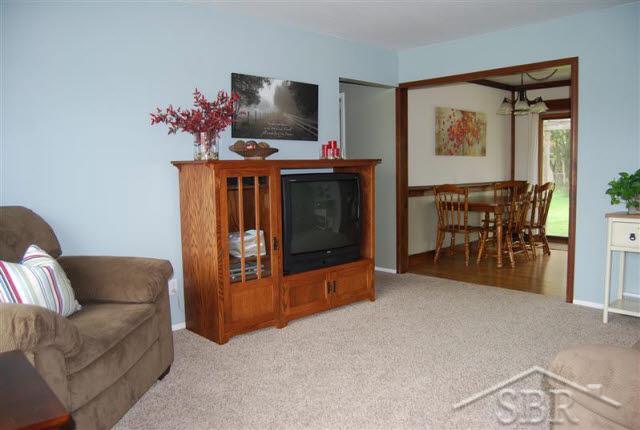 2425 Anderson Road Saginaw, MI 48603 - Photo 4 of 21 20096805-3.JPG