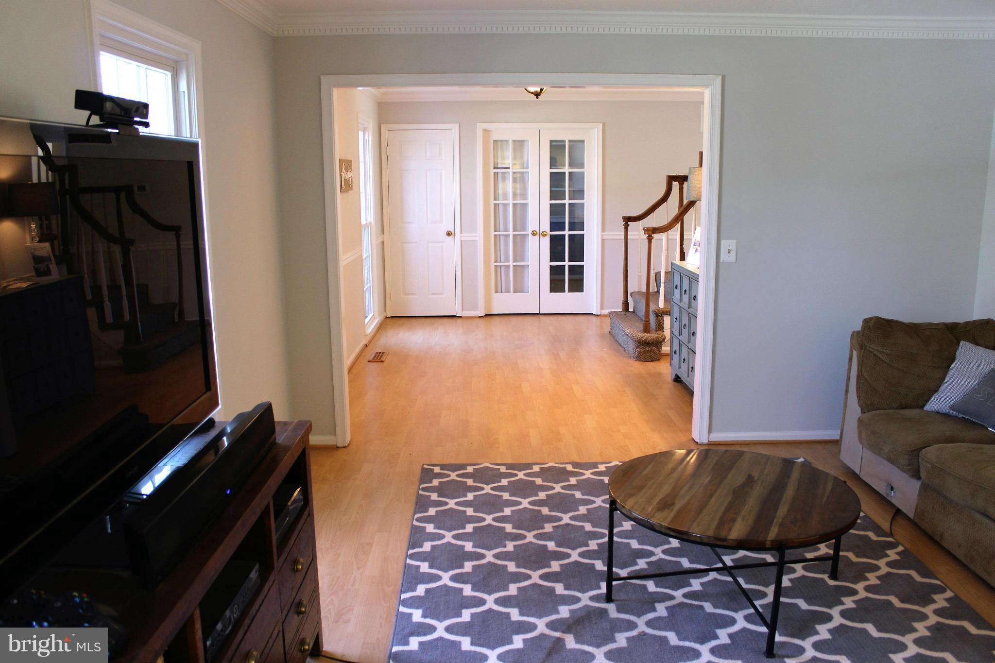 109 Peyton Road Sterling, VA 20165 - Photo 9 of 30 Living Room
