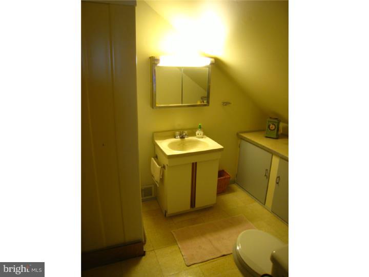 84 Ridgewood Avenue Ewing, NJ 08618 - Photo 11 of 12
