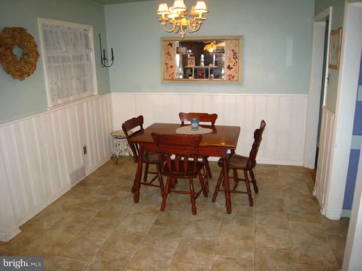 84 Ridgewood Avenue Ewing, NJ 08618 - Photo 6 of 12