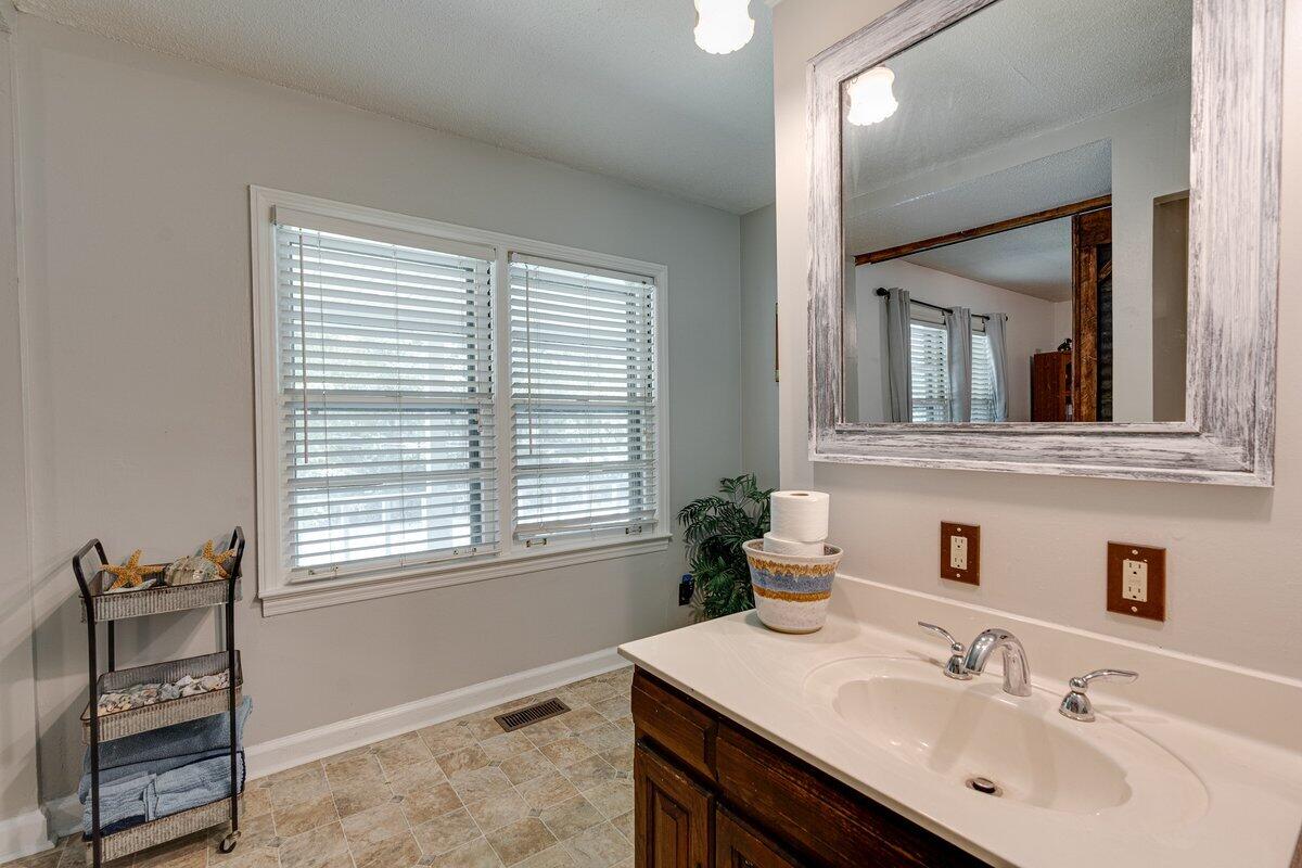 6110 Champion Road Chattanooga, TN 37416 - Photo 14 of 28 6110 Champion Rd-17