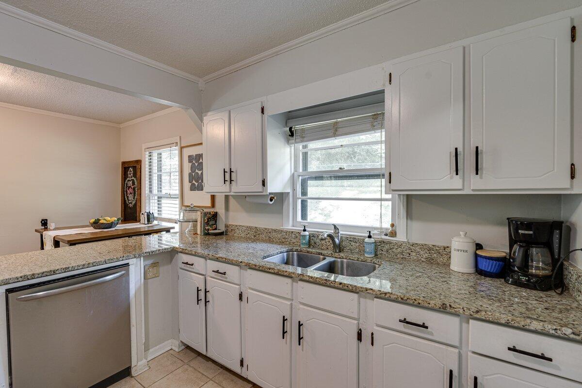 6110 Champion Road Chattanooga, TN 37416 - Photo 10 of 28 6110 Champion Rd-12