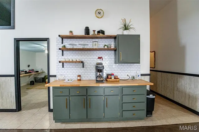 $250,000 | 15906 Private Road 470, Vichy, MO 65580