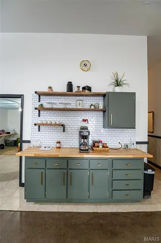 $250,000 | 15906 Private Road 470, Vichy, MO 65580