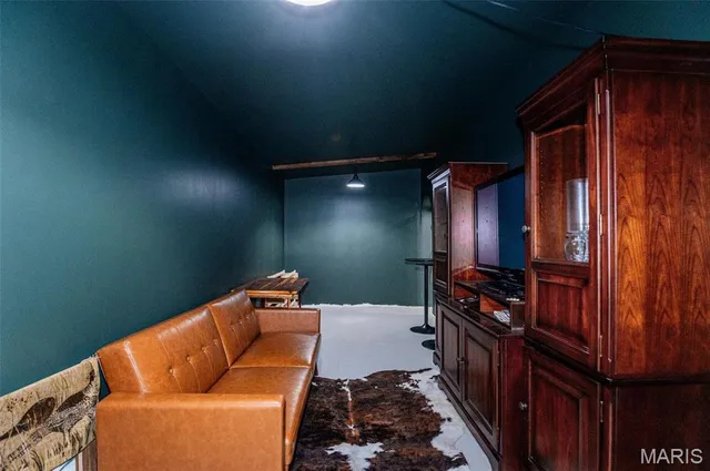 $250,000 | 15906 Private Road 470, Vichy, MO 65580