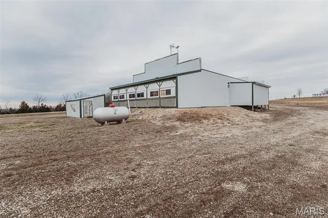 $250,000 | 15906 Private Road 470, Vichy, MO 65580