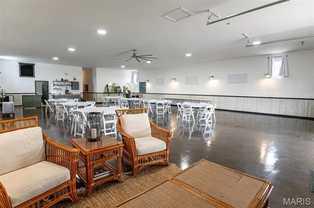 $250,000 | 15906 Private Road 470, Vichy, MO 65580