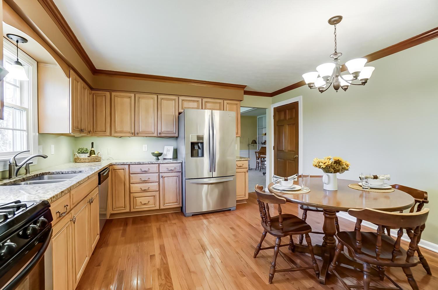 5658 Linworth Road Columbus, OH 43235 - Photo 11 of 54 Gallery Image 11