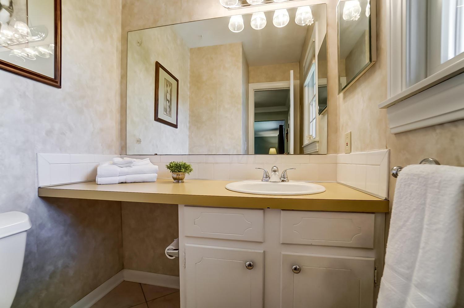5658 Linworth Road Columbus, OH 43235 - Photo 22 of 54 Gallery Image 22