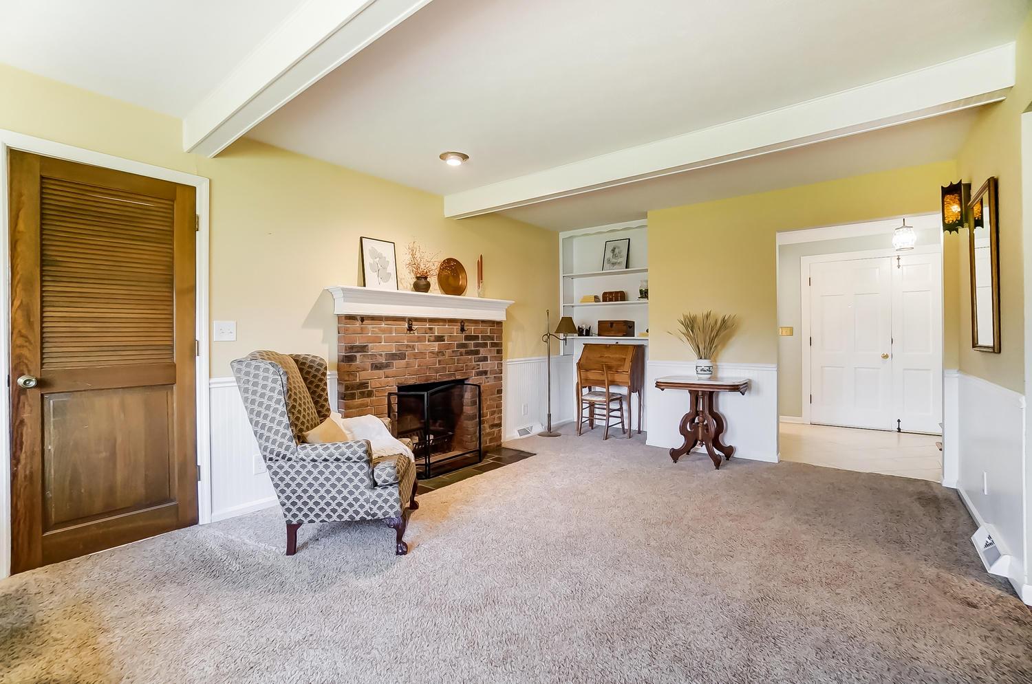 5658 Linworth Road Columbus, OH 43235 - Photo 9 of 54 Gallery Image 9