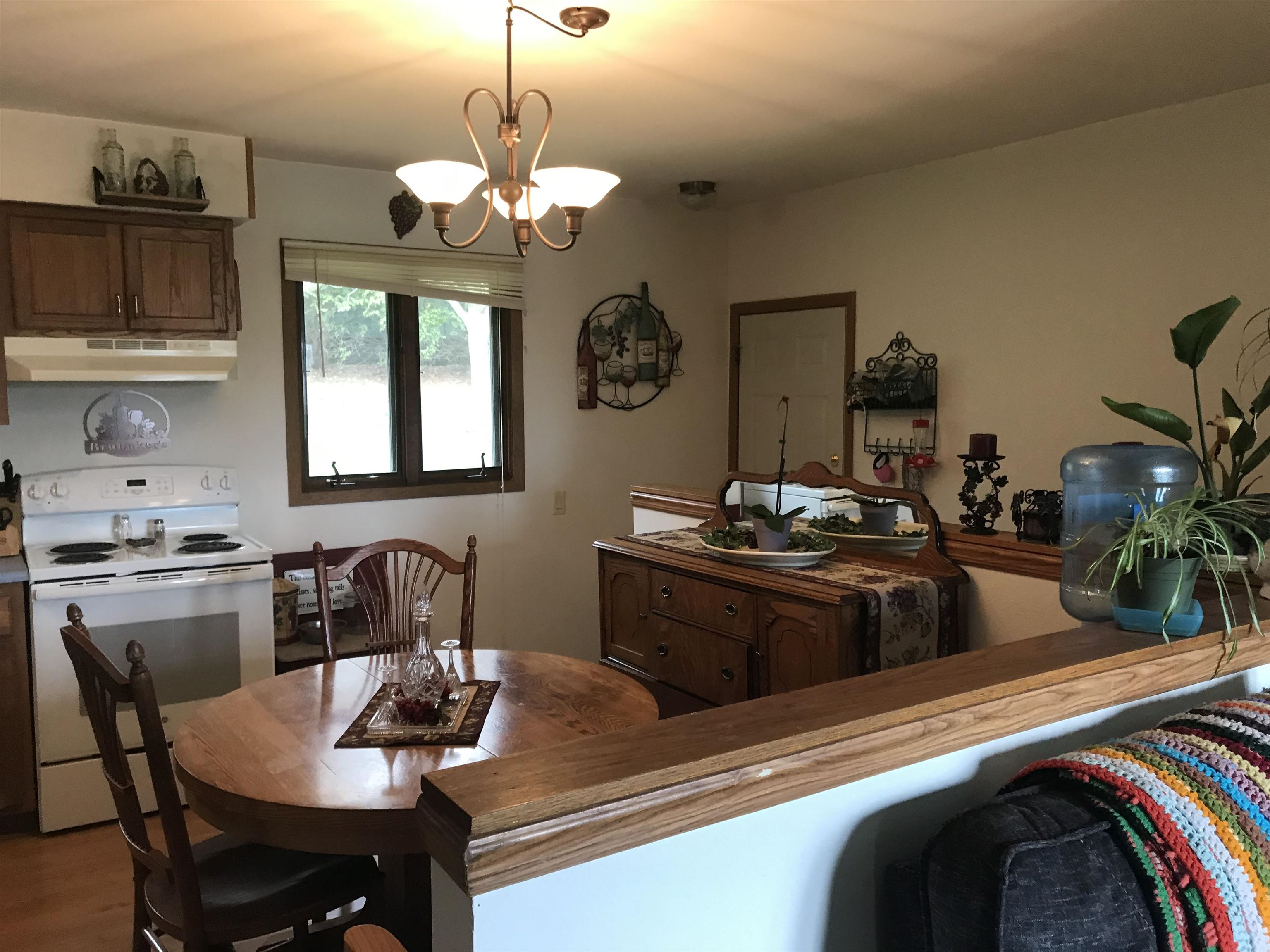 985 Lum Avenue Waterloo, WI 53594 - Photo 4 of 8