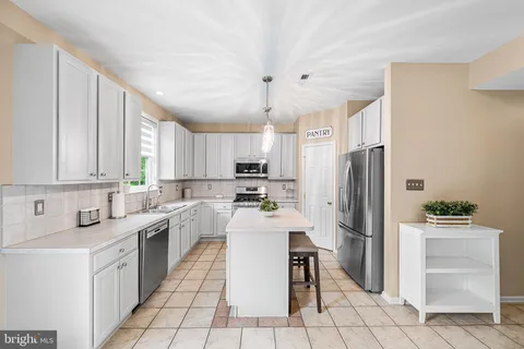 $889,000 | 806 Arbor Lane, Schwenksville, PA 19473