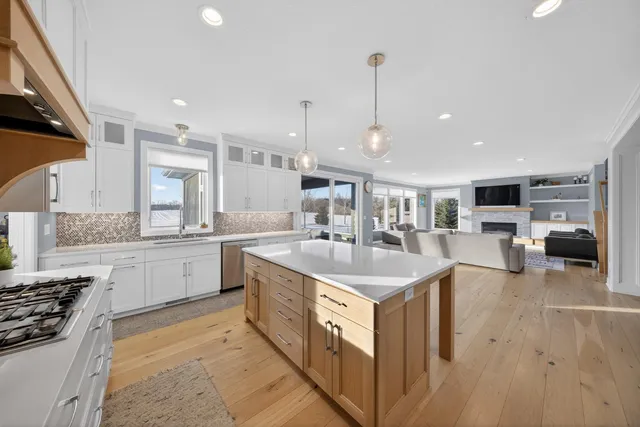 $1,150,000 | 4933 Riley Lane Southwest, Rochester, MN 55902