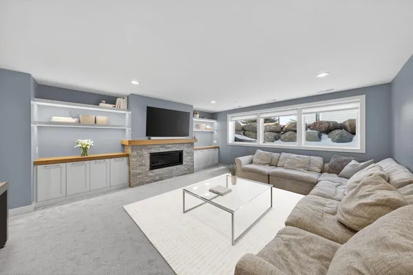$1,150,000 | 4933 Riley Lane Southwest, Rochester, MN 55902