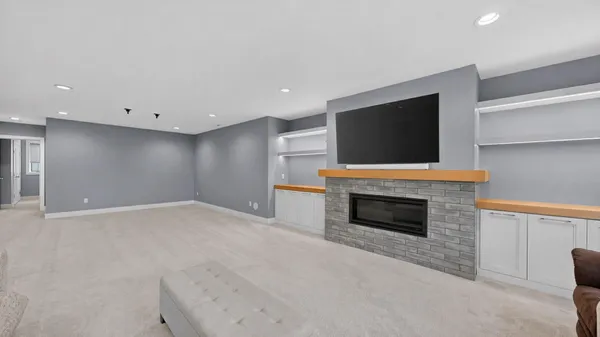 $1,150,000 | 4933 Riley Lane Southwest, Rochester, MN 55902