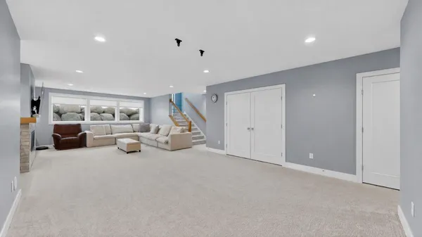 $1,150,000 | 4933 Riley Lane Southwest, Rochester, MN 55902