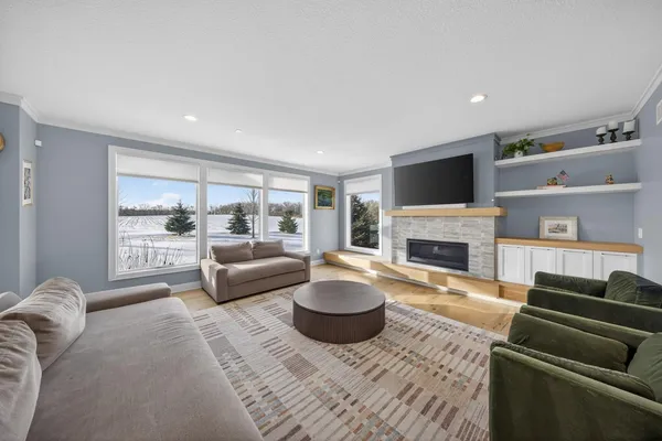 $1,150,000 | 4933 Riley Lane Southwest, Rochester, MN 55902