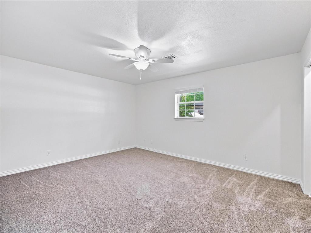 3107 South Lipsey Street Decatur, TX 76234 - Photo 18 of 40 2nd bedroom
