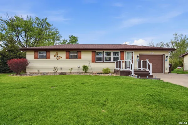 $174,900 | 203 Meadowlark Lane, Washington, IL 61571