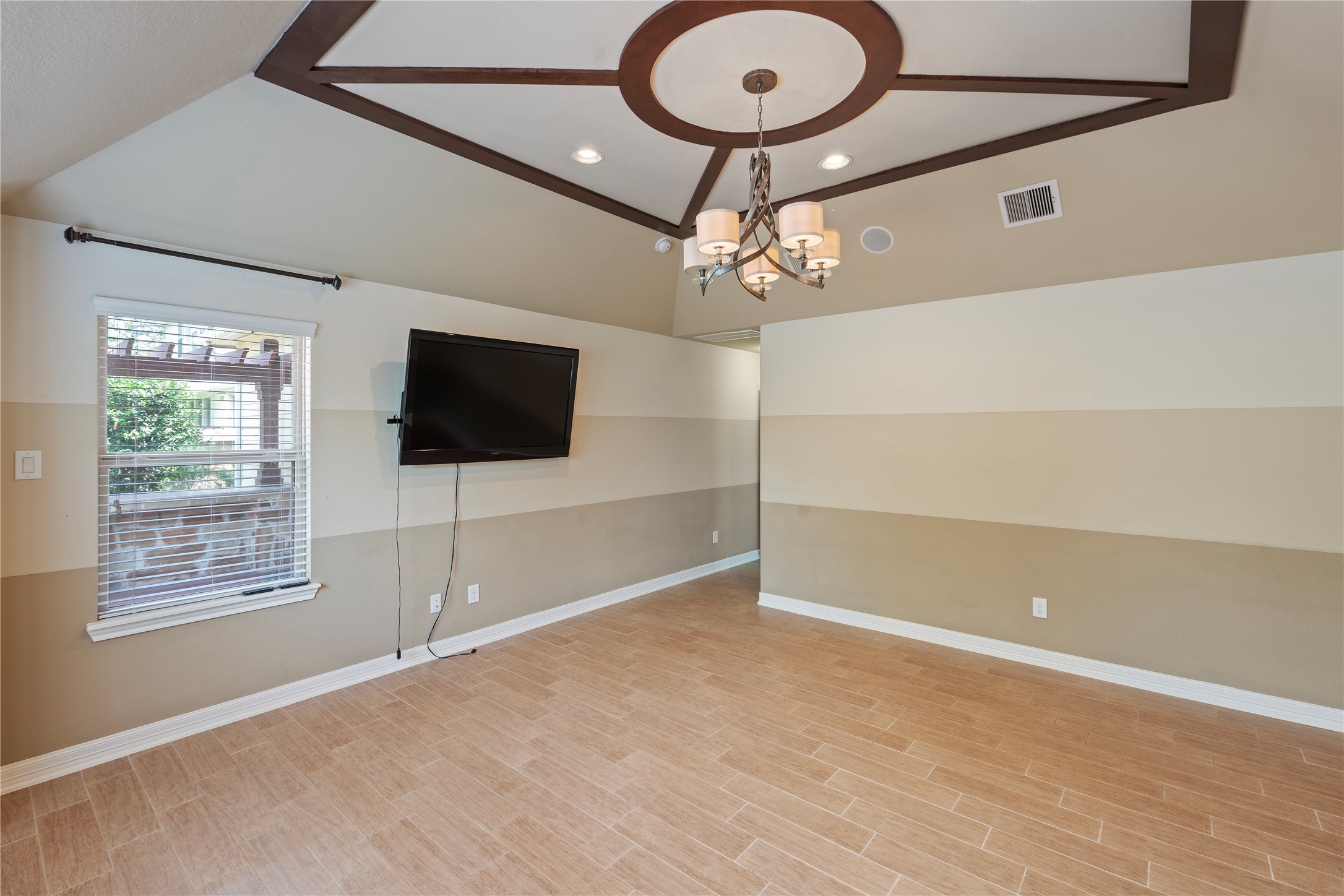 7423 Summer Night Lane Rosenberg, TX 77469 - Photo 27 of 44 a view of a livingroom with furniture and chandelier