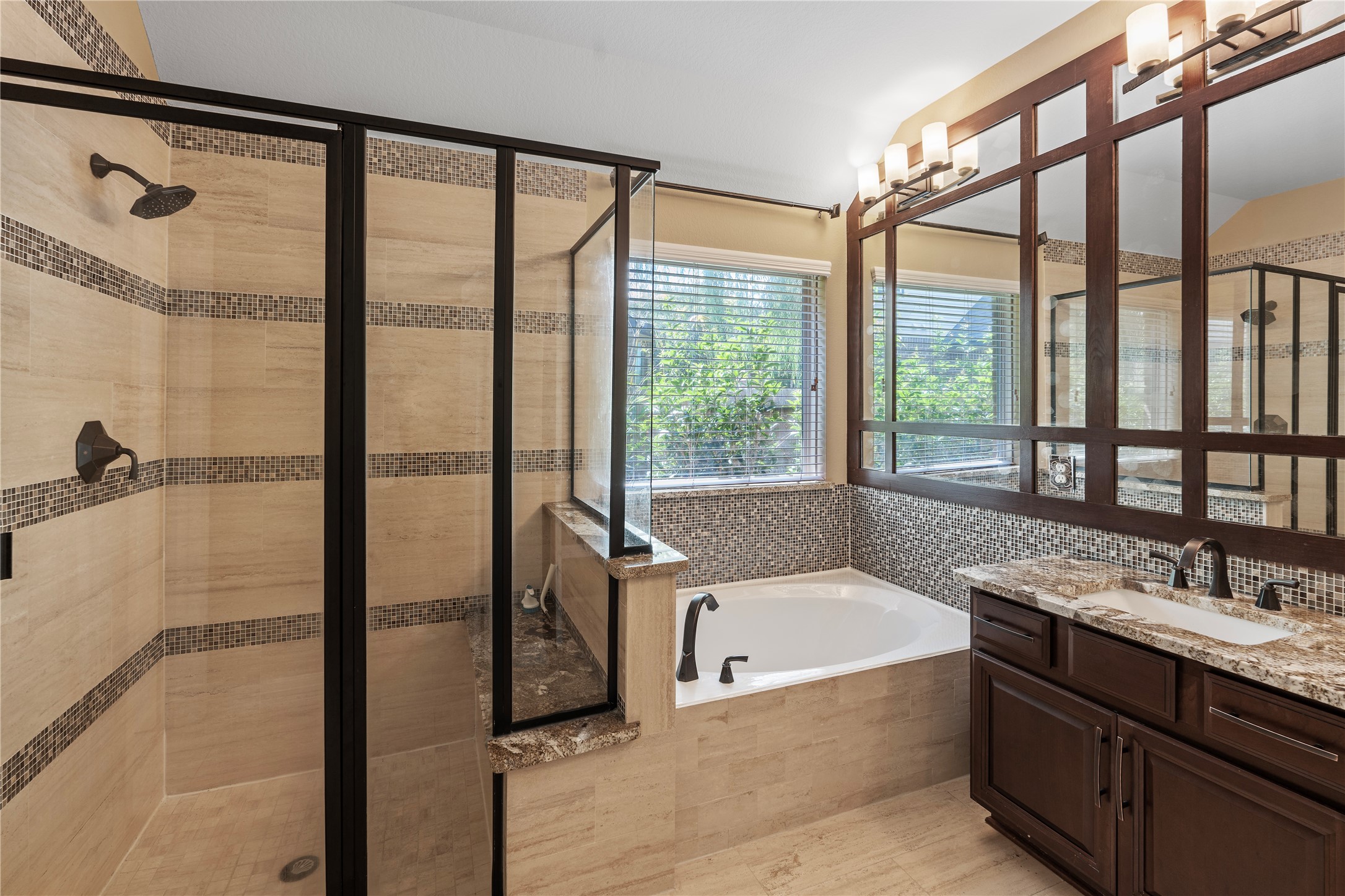 7423 Summer Night Lane Rosenberg, TX 77469 - Photo 32 of 44 a bathroom with a tub and a sink