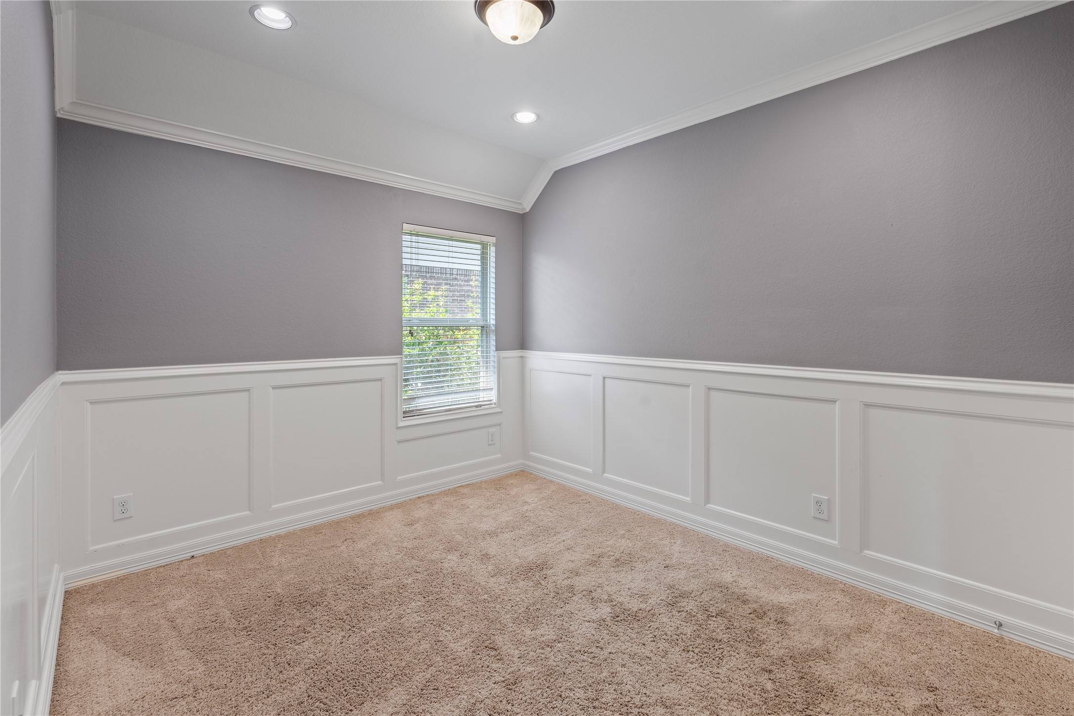 7423 Summer Night Lane Rosenberg, TX 77469 - Photo 9 of 44 an empty room with windows